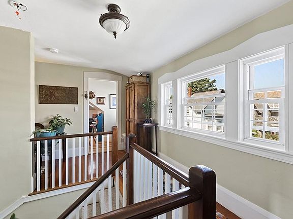 5th image of 7B Lynn Shore Dr #31
