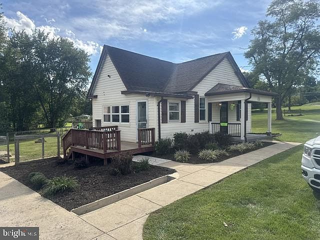 1st image of 134 Lucas Ln