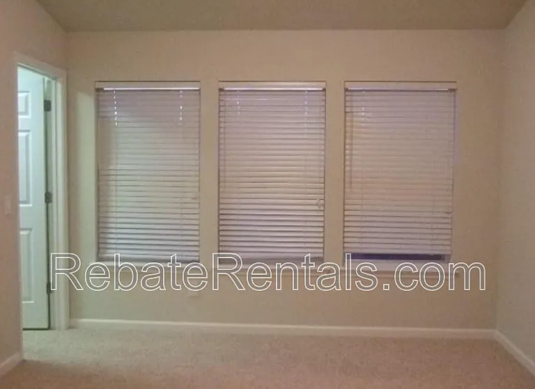 7002 Roundleaf Dr — Photo 11