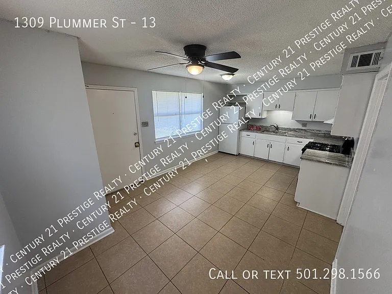 1309 Plummer Dr #13 — Photo 3
