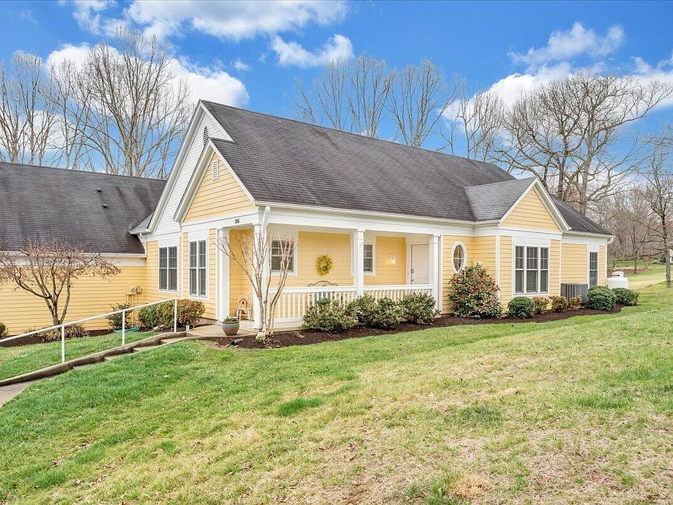 1st image of 106 Golf Villa Dr