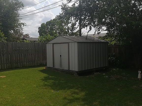 4th image of 1307 Swope Dr