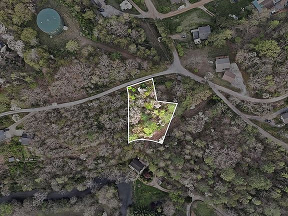 3rd image of Apple Tree Ln