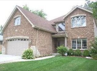 447 N Emery Ln, Elmhurst, IL 60126