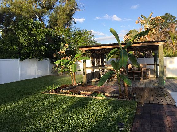 5th image of 1327 Gulfview Woods Ln