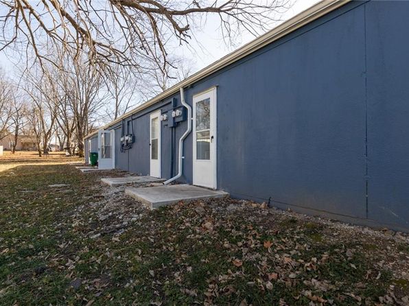 109 W 8th St, Holden, MO 64040