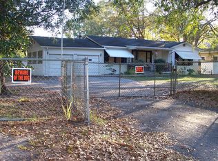 514 Crystal Lake Rd, Lutz, FL 33548