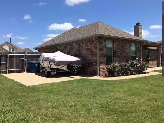 2nd image of 124 Hollygrove Dr