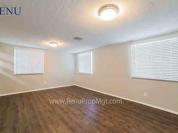 3rd image of 2406 W Marlette Ave