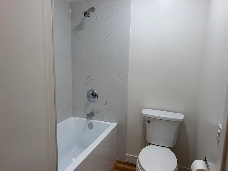 820 Woodside Ln E #6 — Photo 5