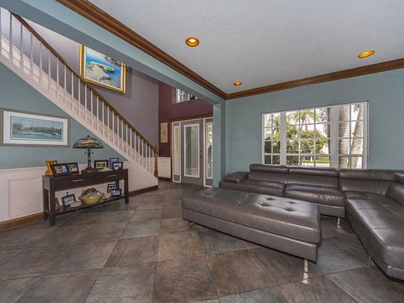 3rd image of 720 NW Waterlily Pl