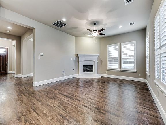 4th image of 5020 Dickens Ln