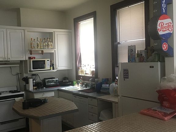 4th image of 3505 N Sheffield Ave