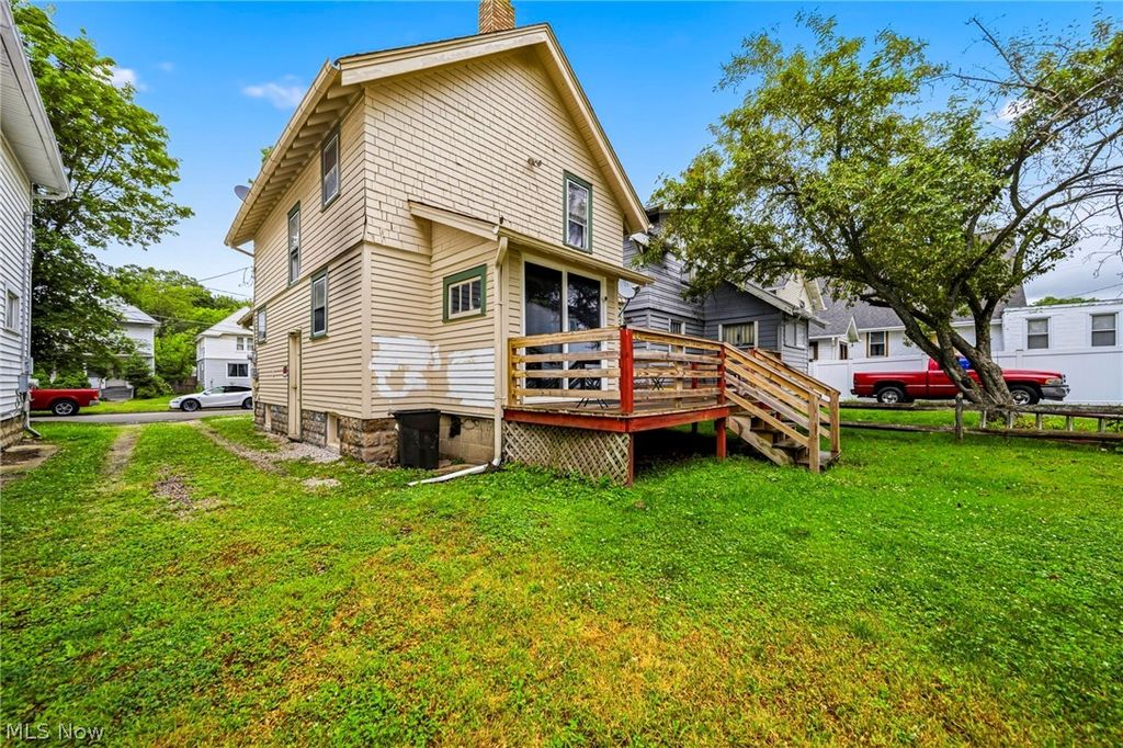 618 W 57th St, Ashtabula, OH - View 6