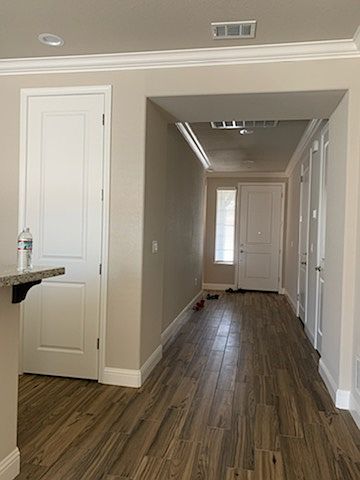 1st image of 568 Honeysuckle Dr #1