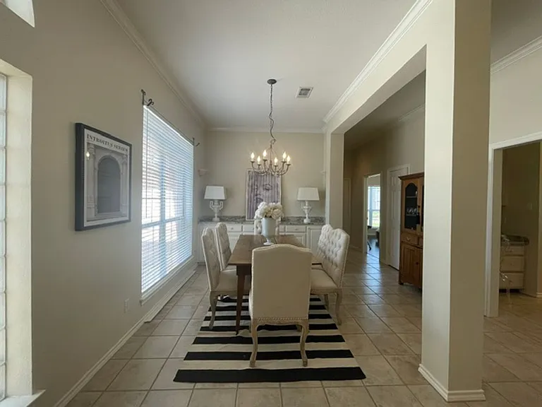 558 Timber Ridge Dr — Photo 4