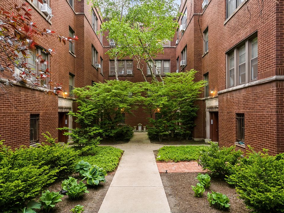 1st image of 1327 W Addison St APT 2B