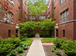 1327 W Addison St APT 2B, Chicago, IL 60613