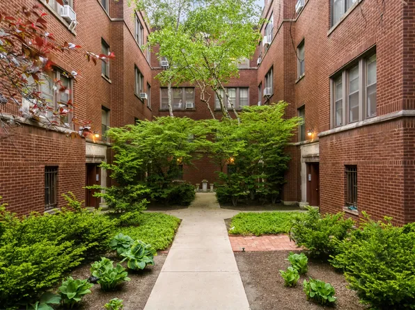 1327 W Addison St APT 2B, Chicago, IL 60613