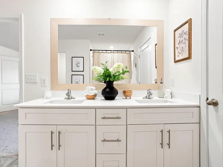 1041 Persimmon Ln — Photo 16
