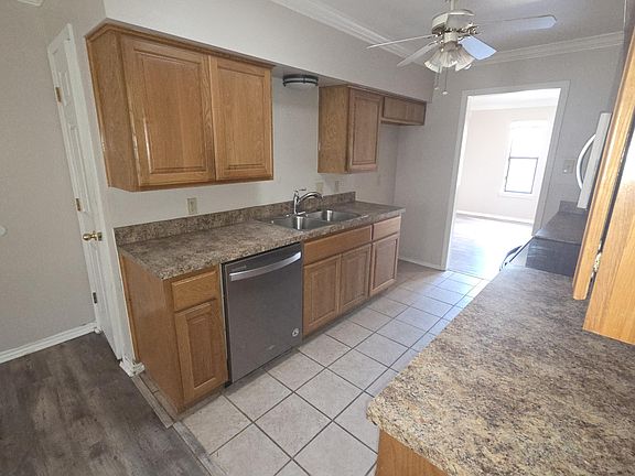 3rd image of 3817 Inglewood Dr