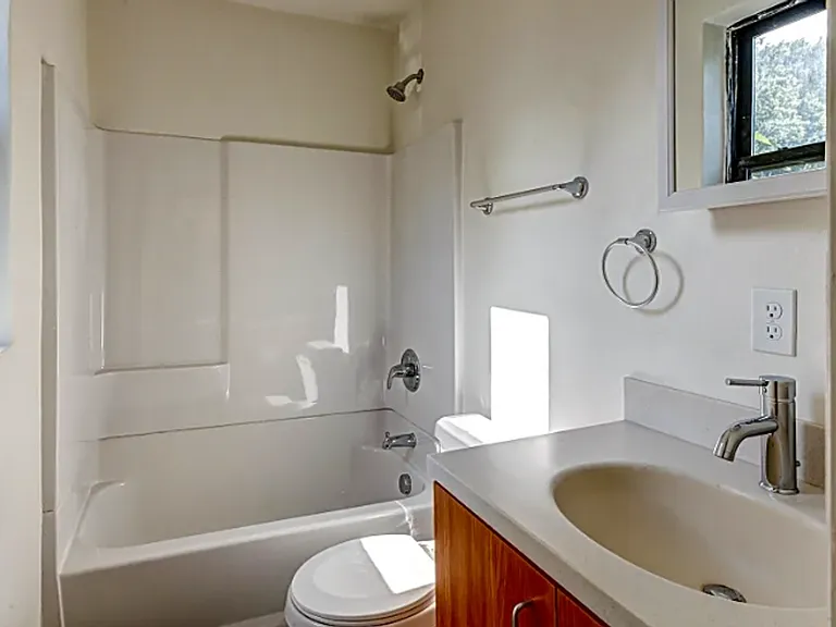 3310 Brownsville Rd — Photo 10