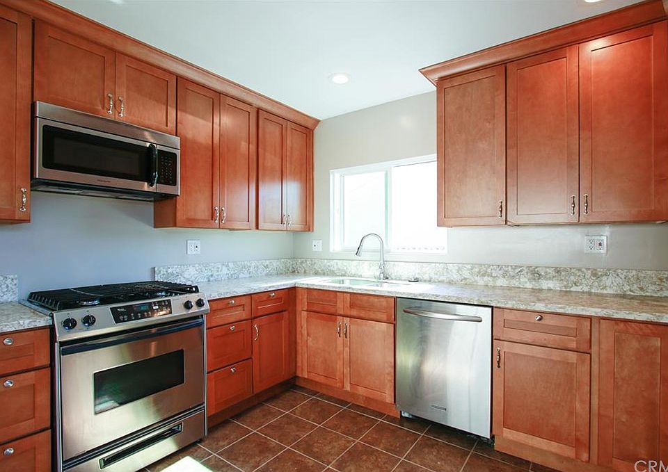1st image of 1516 W 169th St