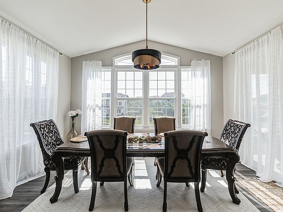 3rd image of 111 Sundial Ct