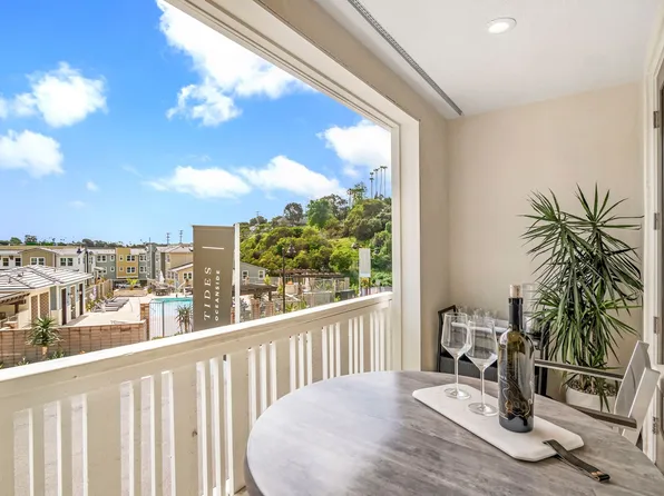 1111 Hibiscus Way, Oceanside, CA