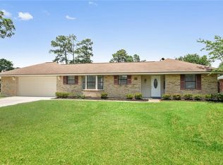 15 Hibiscus Rd, Sulphur, LA 70663