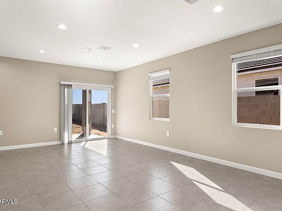 4th image of 2106 S 241ST Avenue