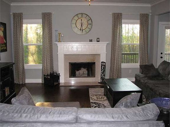 3rd image of 1443 Reynolds Dr