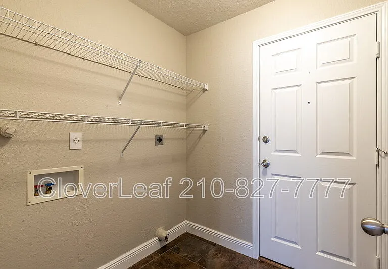 24710 Hickory Mdw — Photo 27