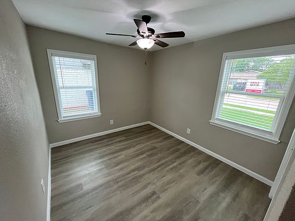 5th image of 2930 Gardenia Dr