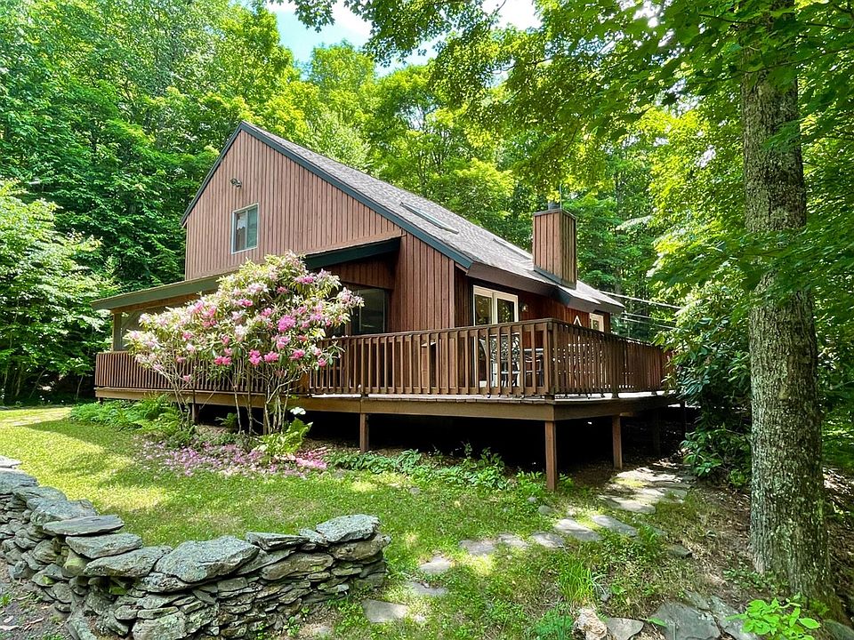 1st image of 812 Roaring Brook Ln