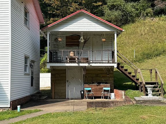 12th image of this home