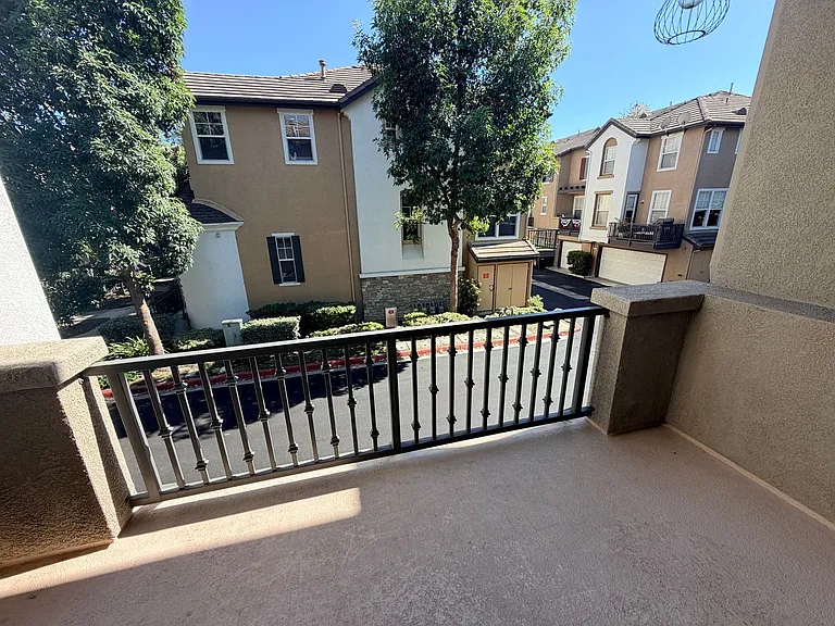 23 Tulare Dr — Photo 11