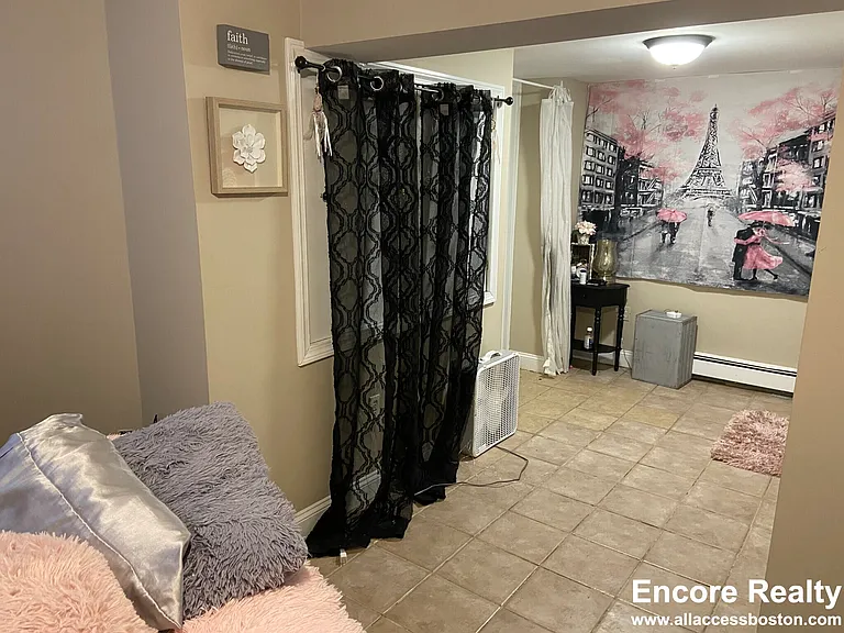 7 Sunset St #3 — Photo 11