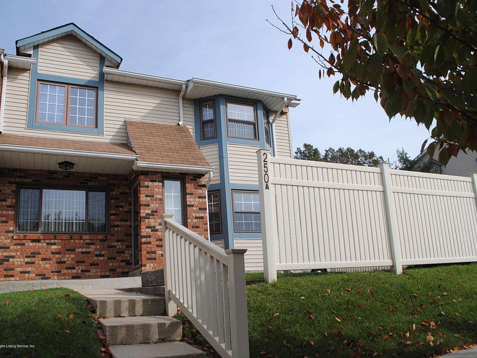 1st image of 250A Ashworth Ave #221