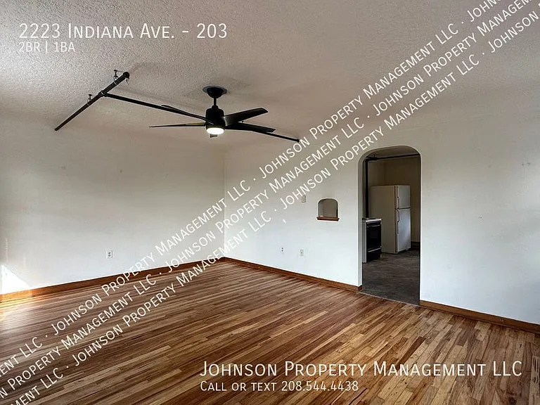 2223 S Indiana Ave #203 — Photo 8