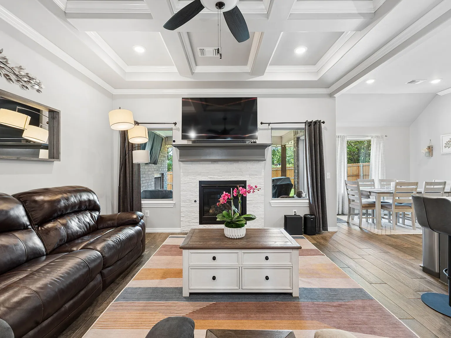 4 bed, 2347 sqft, $3,100 — Photo 4