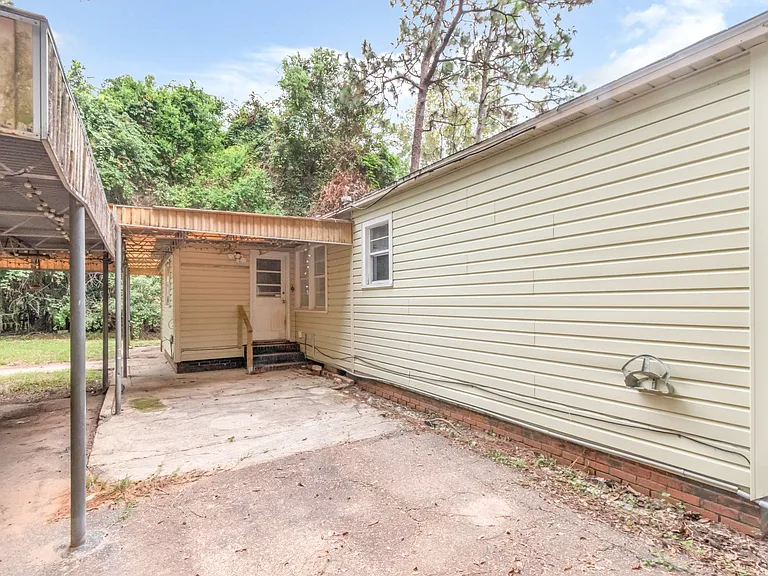 4904 Auburn Dr N — Photo 23
