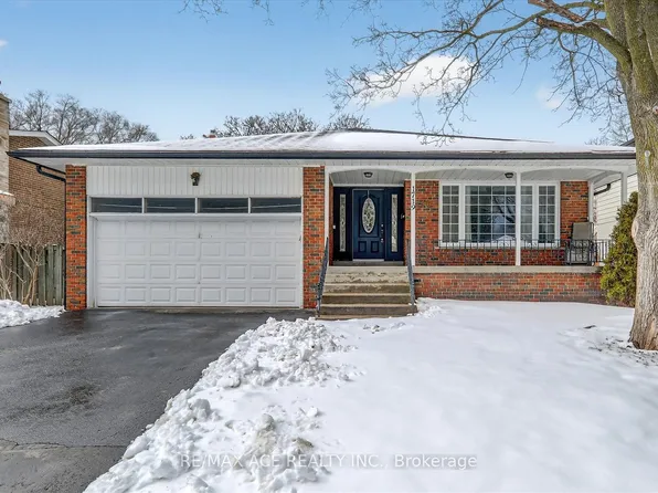 1719 Valentine Gdns, Mississauga, ON L5J 1H4
