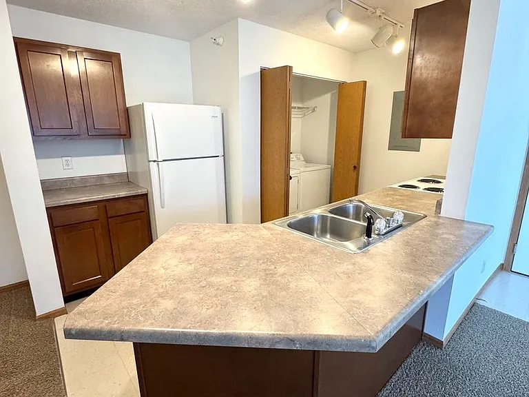 Southern Winds Apartments — Photo 20