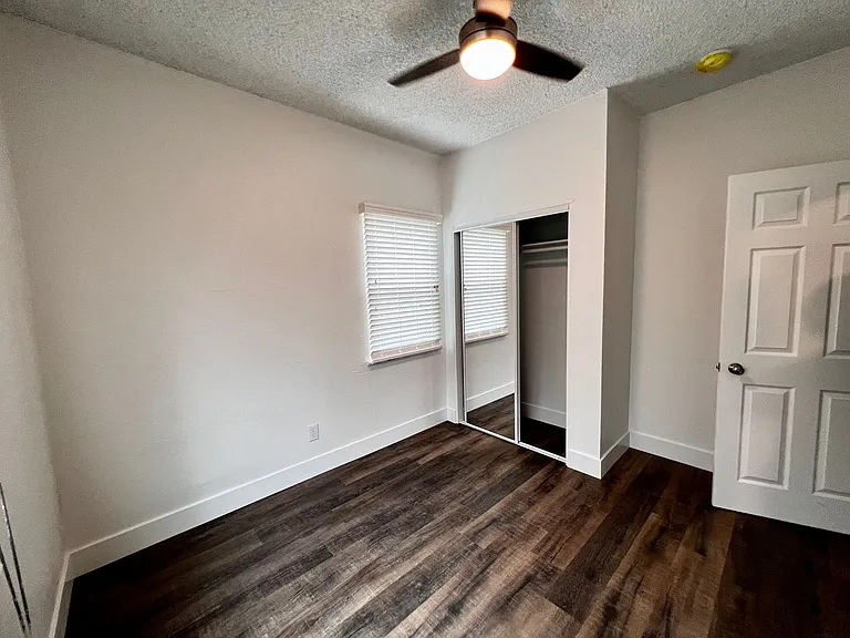 three Bedroom — Photo 16