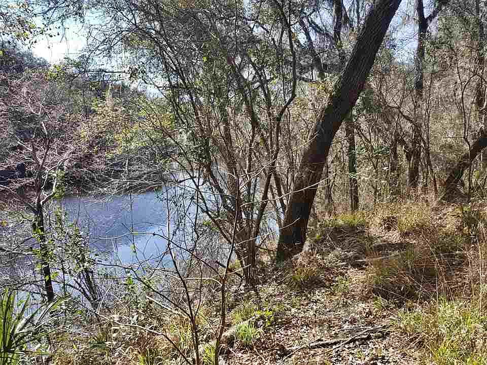 1st image of 324 NE North River Bend Way