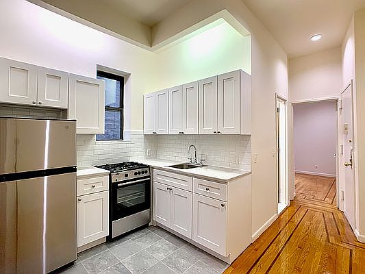 2nd image of 366 Broome St APT 52