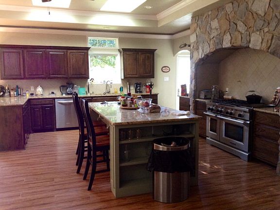 2nd image of 4961 N Cypress Ave