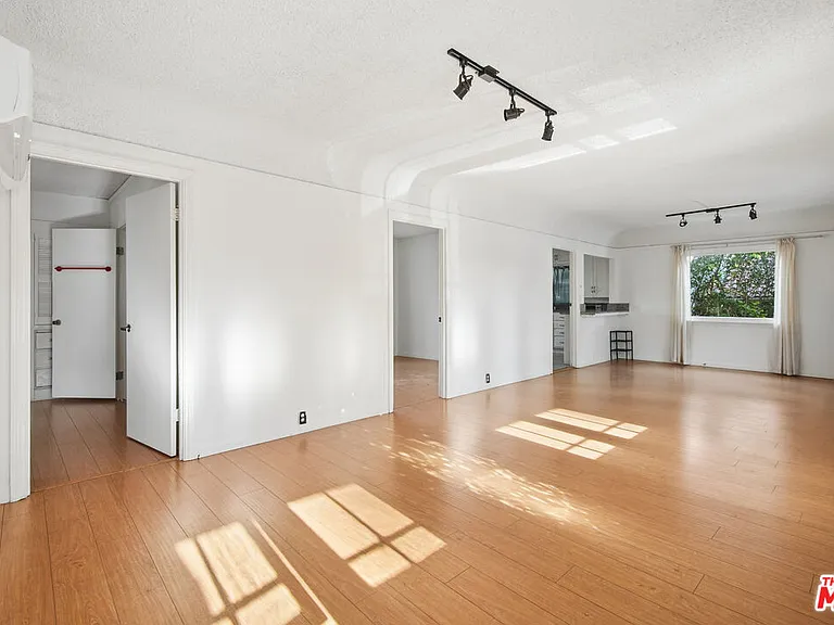 1238 N Gardner St — Photo 2