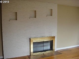 4th image of 911 SE 78th Ave